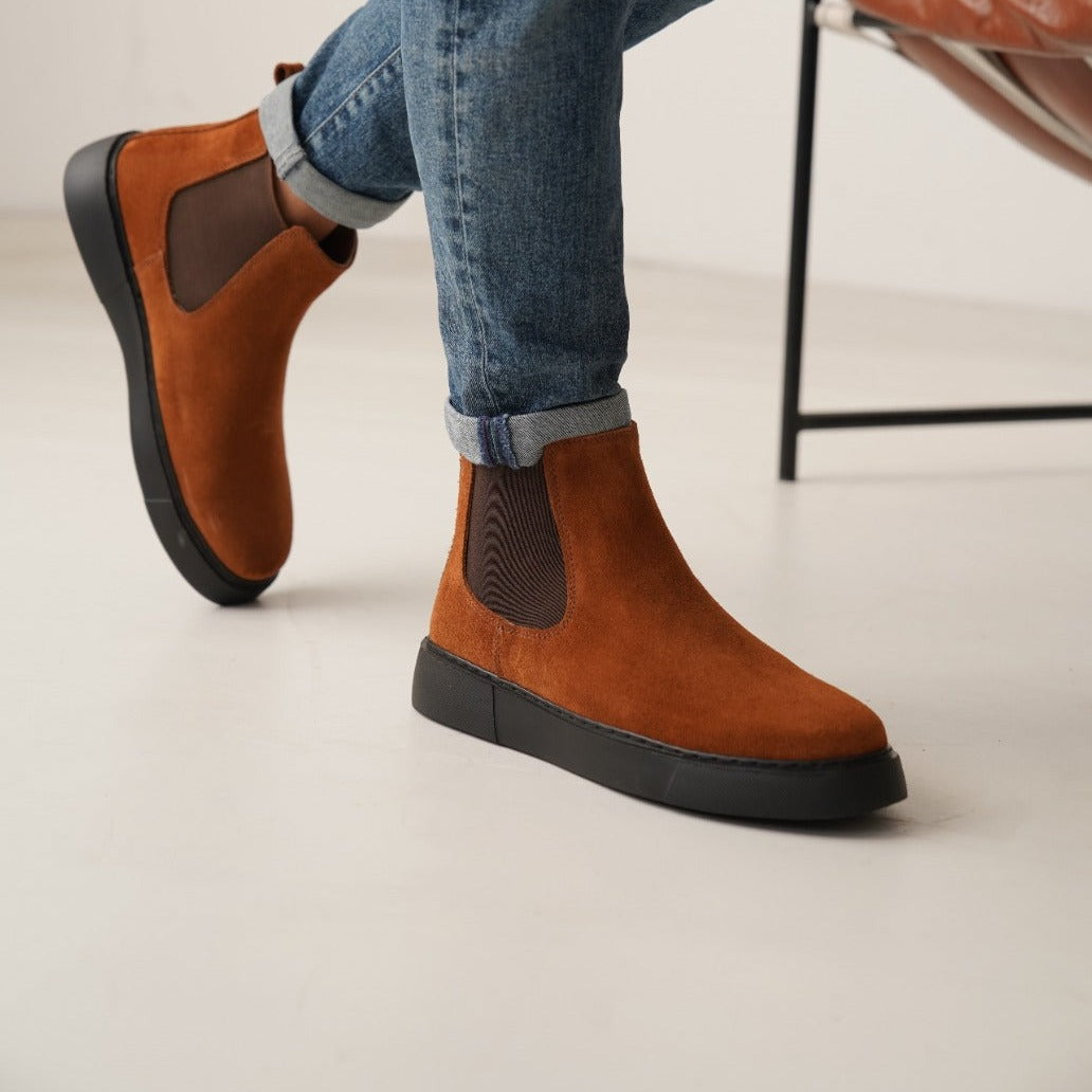 Chelsea Boots Cognac Suede New-Gen by Oscar&Djayds Black-Sole (Naturel Real Leather)