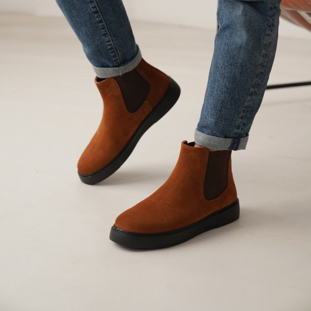 Chelsea Boots Cognac Suede New-Gen by Oscar&Djayds Black-Sole (Naturel Real Leather)